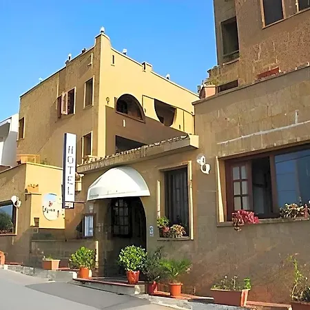 Riviera Hotel 3*