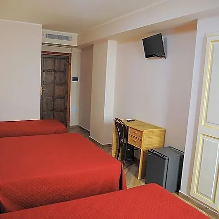 Hotell Riviera 3*